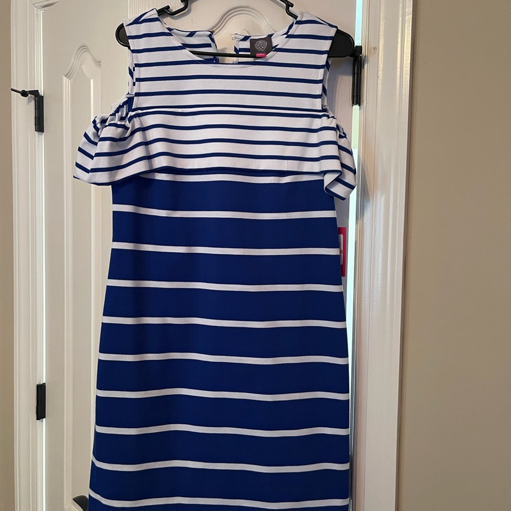 Stylish Vince Camuto Cold Shoulder Sleeve Dress!! NWT